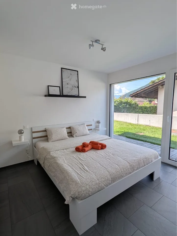 Appartement lumineux 2.5 pièces avec jardin privé à Arbedo