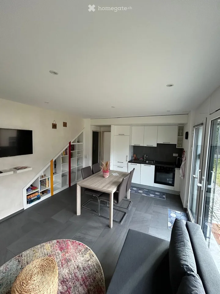 Appartement lumineux 2.5 pièces avec jardin privé à Arbedo