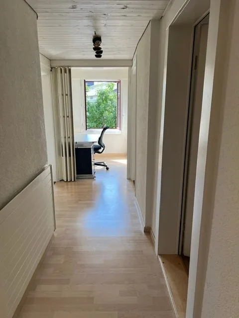 Affascinante appartamento di 3,5 locali in un edificio storico a Oberwil (Dägerlen) – disponibile immediatamente