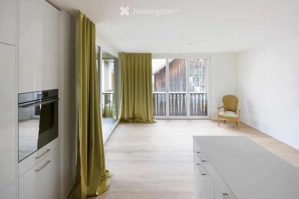 Ampio appartamento di 5,5 locali nel centro del villaggio di Mettmenstetten – foto 6 di 12