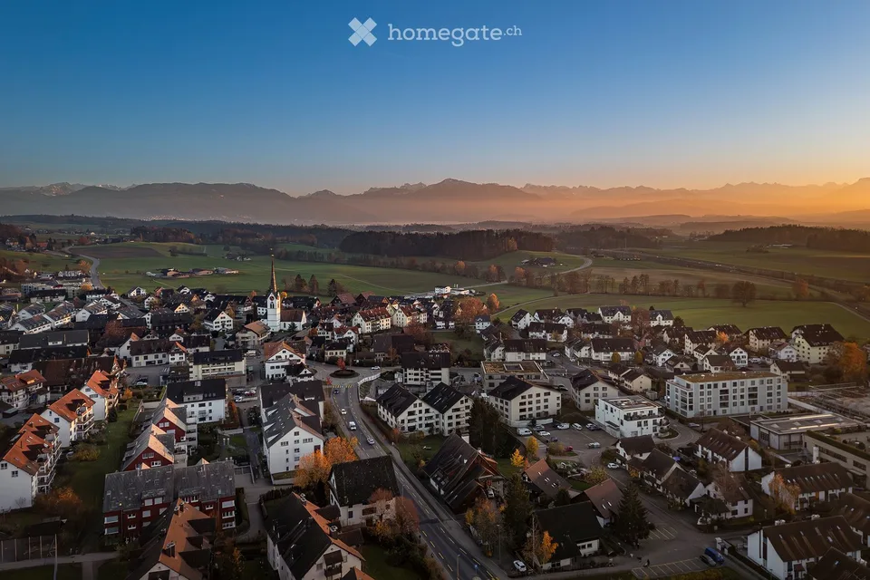 Ampio appartamento di 5,5 locali nel centro del villaggio di Mettmenstetten – foto 12 di 12