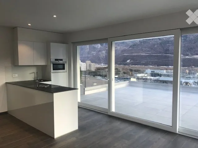 Appartamento moderno di 3 locali in affitto a Sierre / Noes