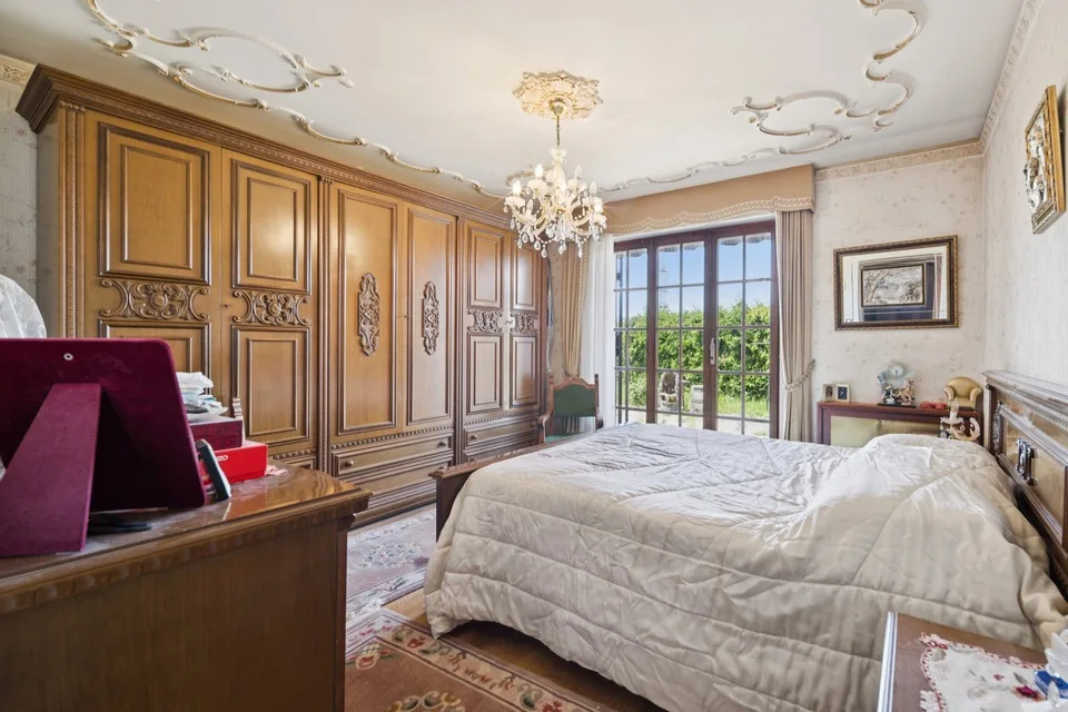 Terreno con alto potenziale e casa esistente per investitori – foto 10 di 13