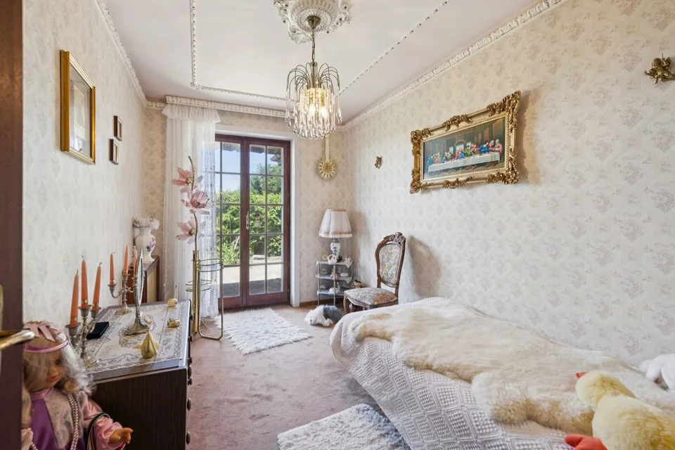 Terreno con alto potenziale e casa esistente per investitori – foto 8 di 13