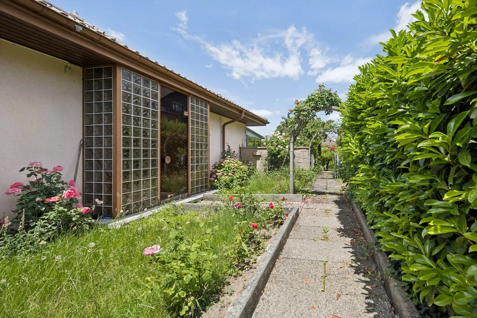 Terreno con alto potenziale e casa esistente per investitori
