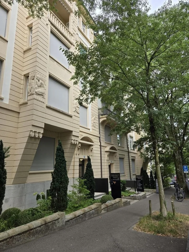 Charmante Wohnung mit Altbau-Flair - befristet bis 31.03.2028