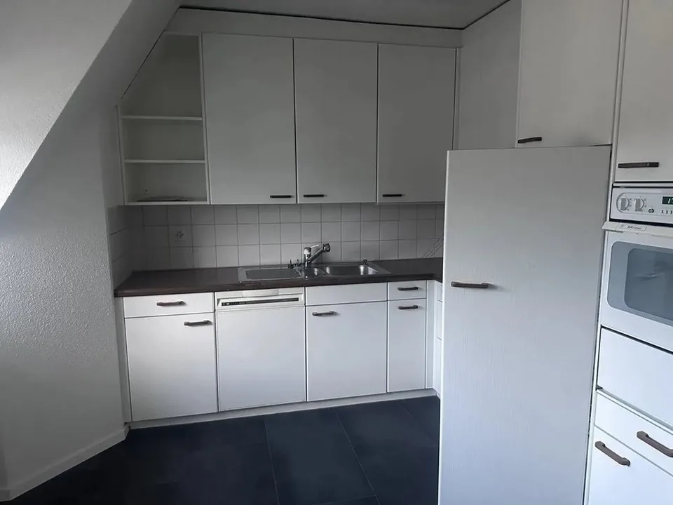Charmante Wohnung mit Altbau-Flair - befristet bis 31.03.2028