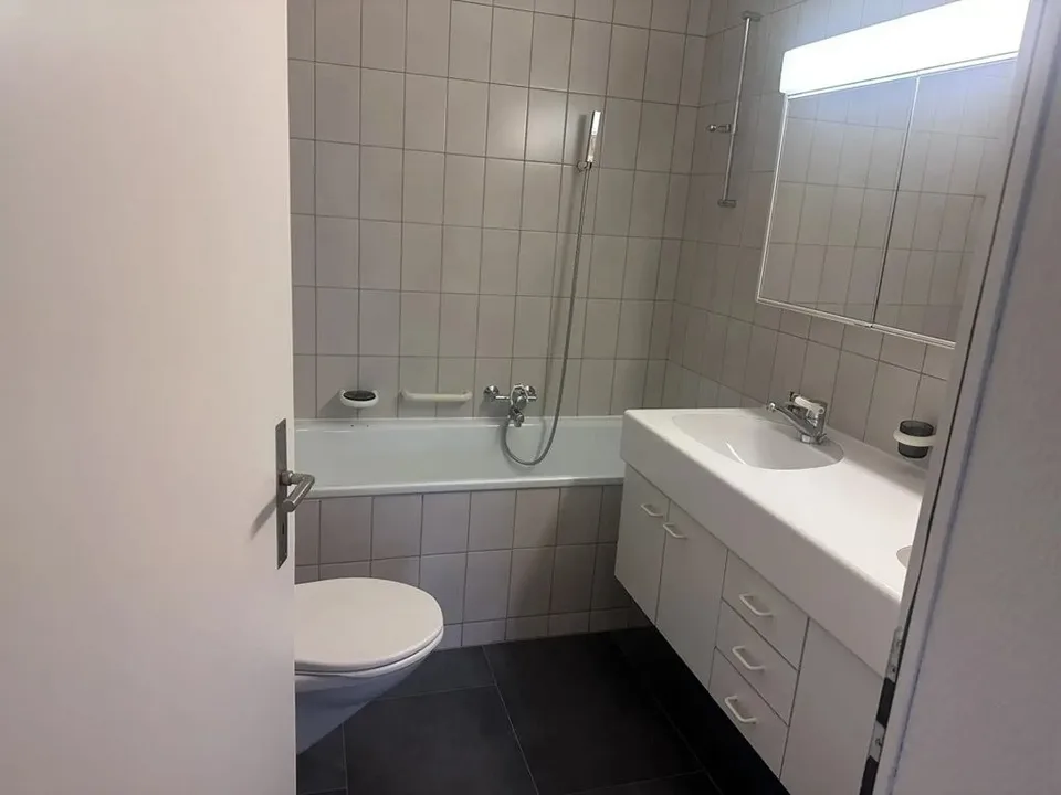 Charmante Wohnung mit Altbau-Flair - befristet bis 31.03.2028