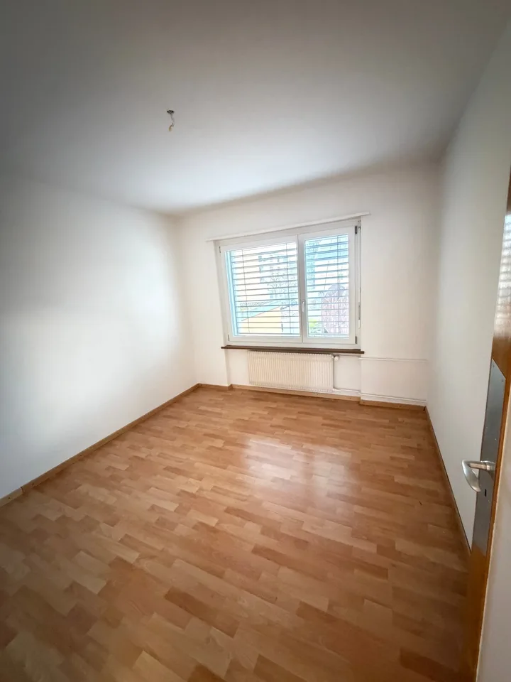 Modern 4.5-room apartment in Gossau with balcony