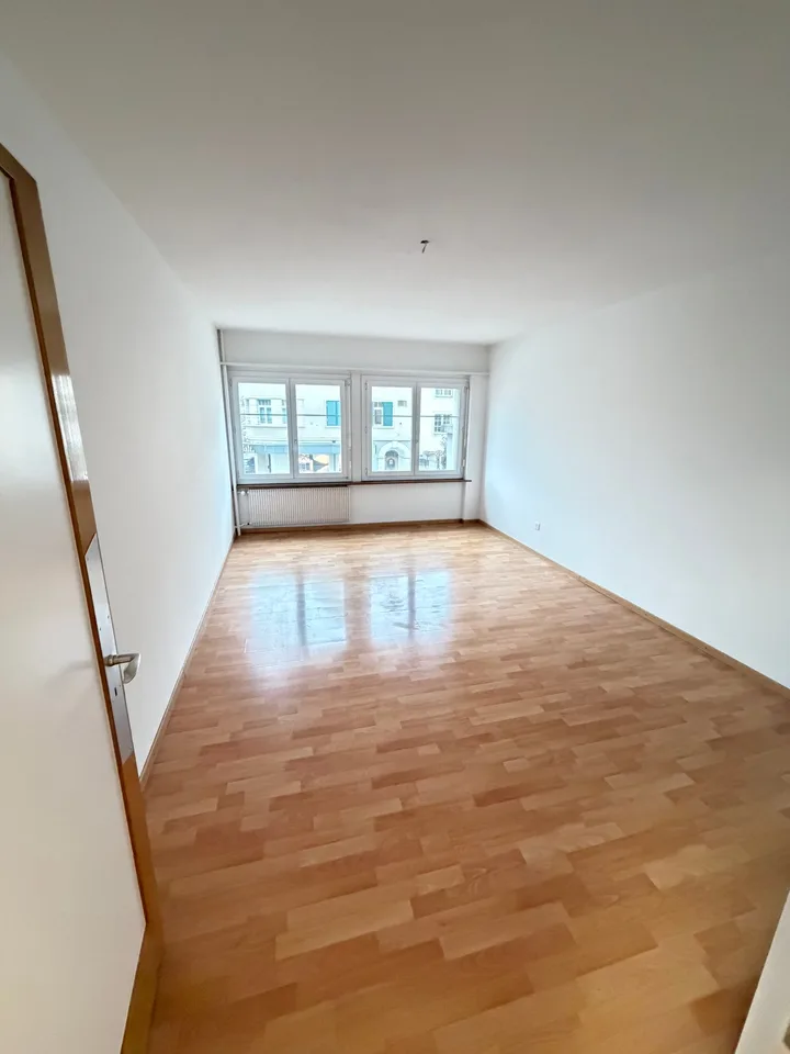 Modern 4.5-room apartment in Gossau with balcony