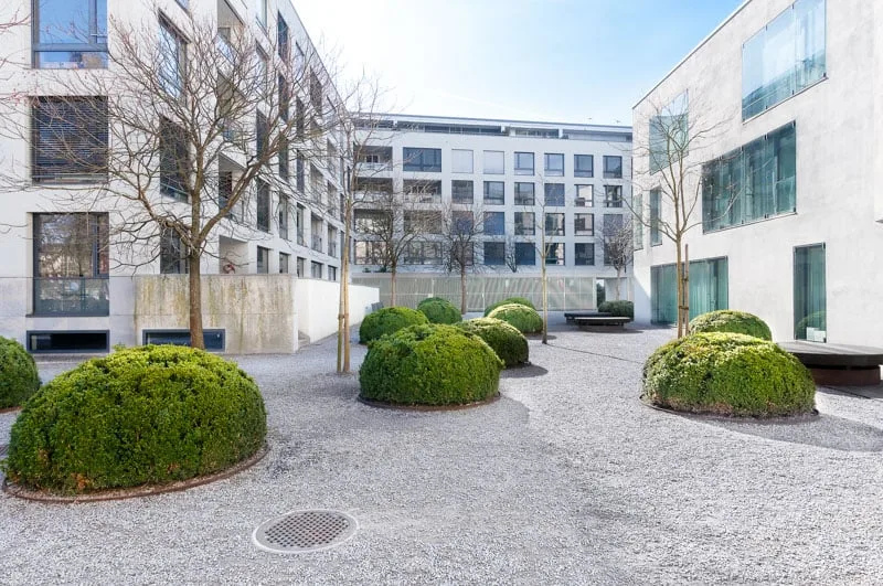 Ready-to-move-in modern offices at Kreuzplatz - with parking spaces