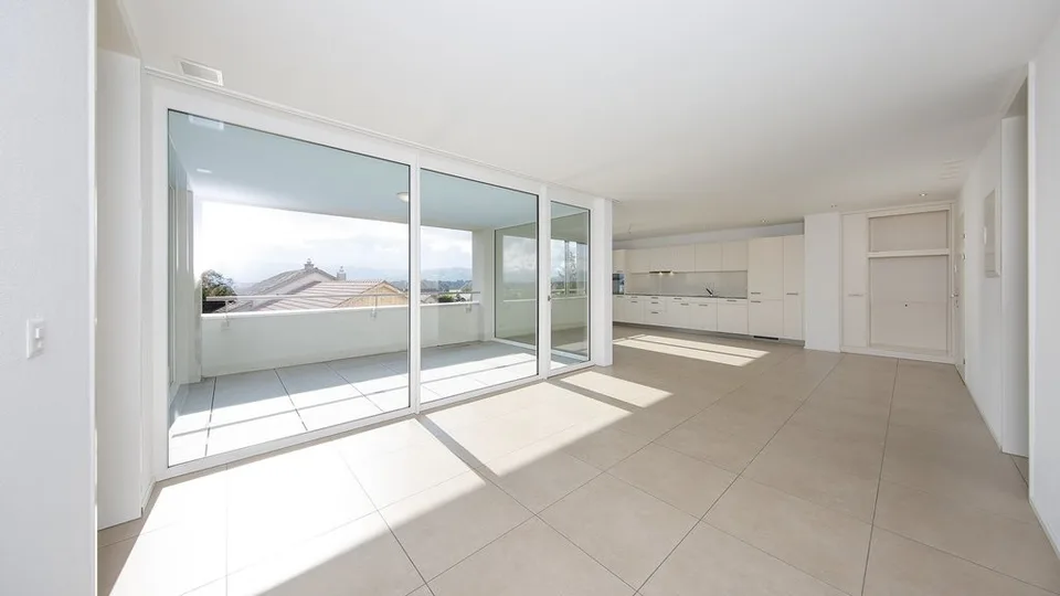 BRIGHT AND AIRY DREAM HOME WITH BEAUTIFUL VIEWS