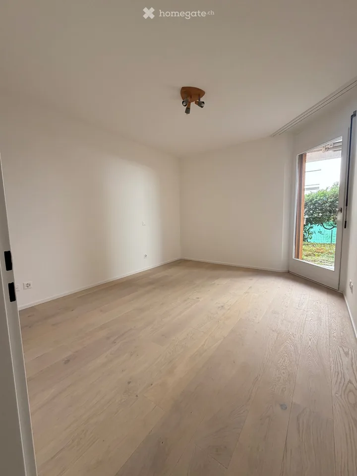 Miete von einer 2.5-Zimmer-Wohnung mit Garten, renoviert
