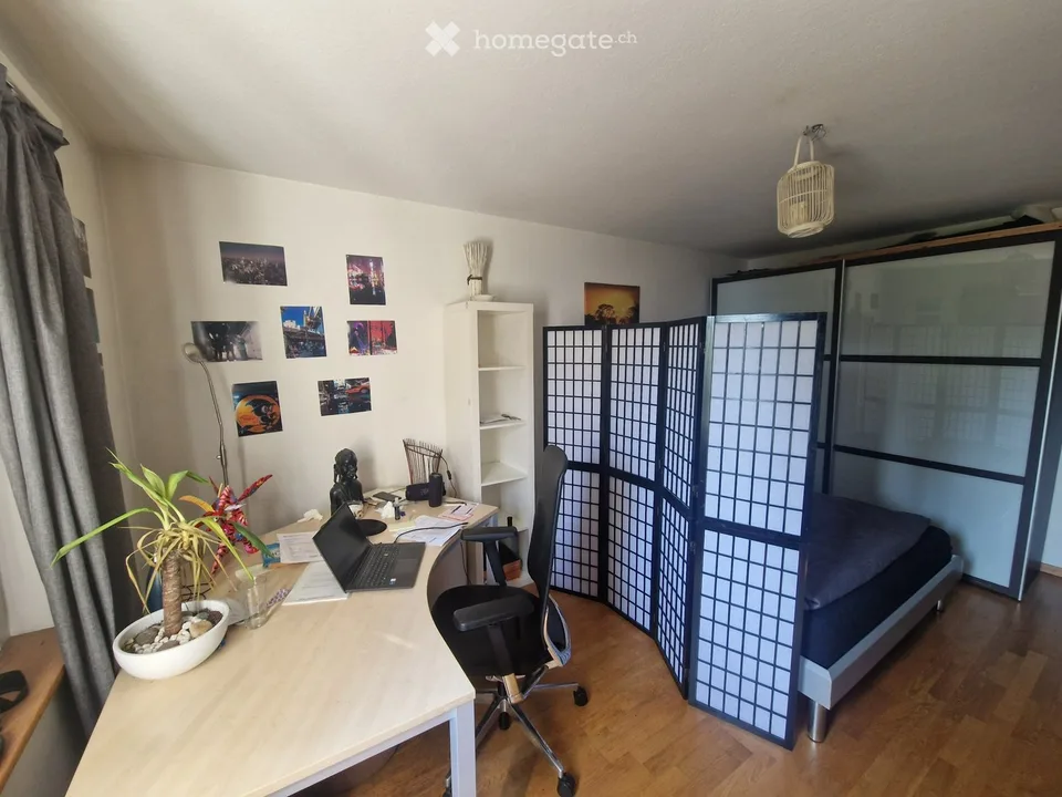 Helle, zentrale und doch sehr ruhige, möblierte 2-Zimmer-Whg