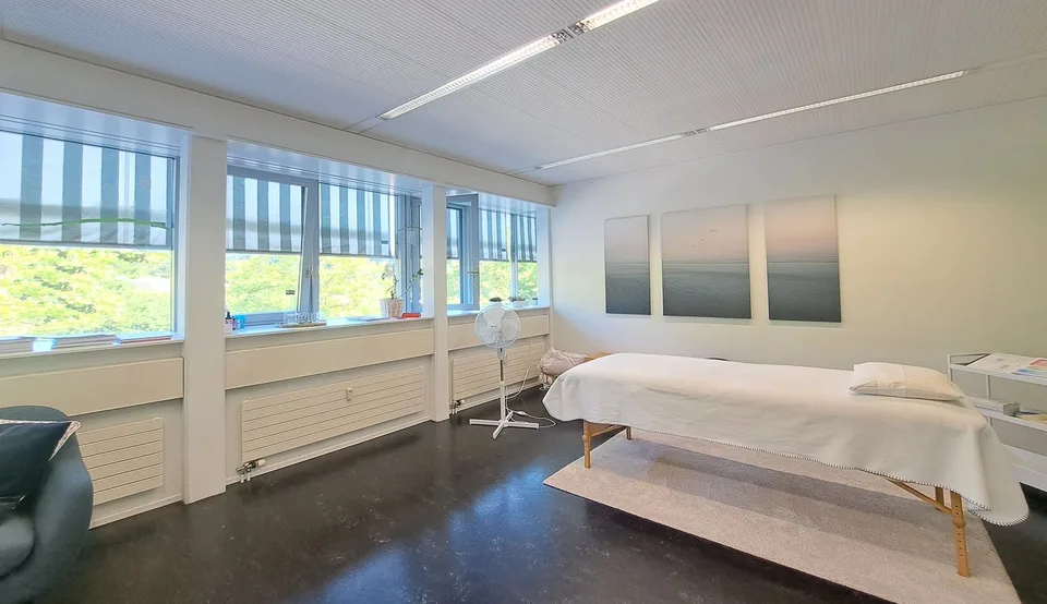 Spazio di pratica luminoso e accogliente - vicino all'ospedale cantonale di Baden