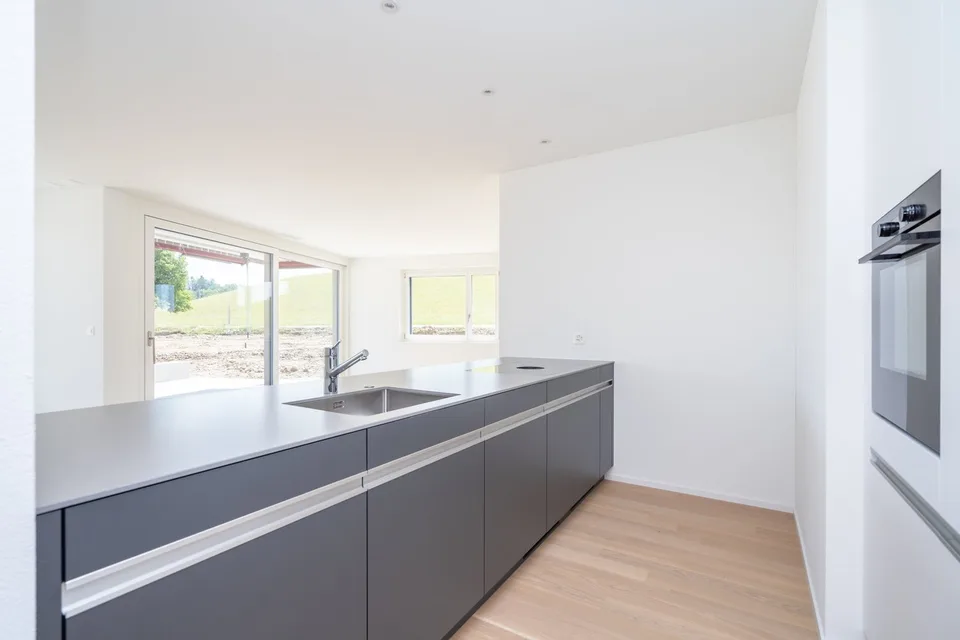 Appartement d'attique unique avec norme de construction neuve dans le populaire quartier de Schöngrün.