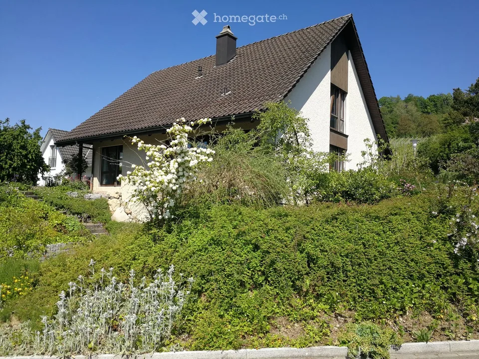Charmantes 6.5-Zimmer-Einfamilienhaus in Rafz -verfügbar ab Oktober 2026