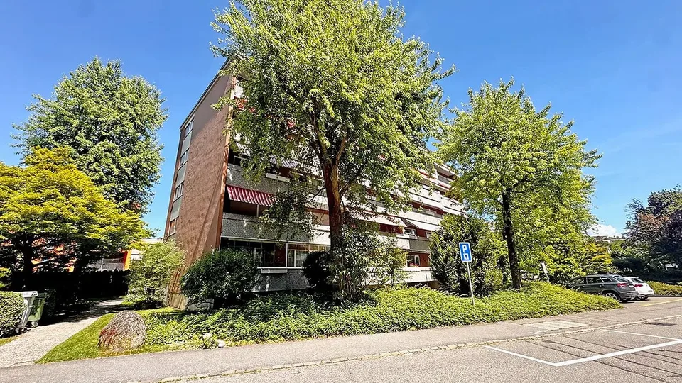 Appartement de 5,5 pièces lumineux avec balcon à Wetzikon