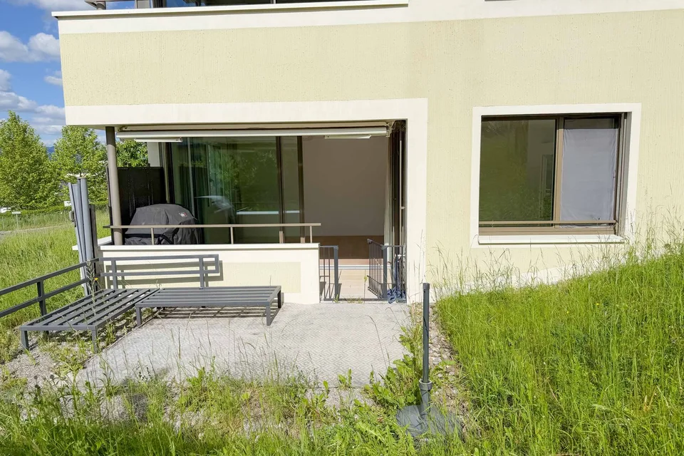 Modern 3.5-room garden apartment with evening sun and large outdoor area – photo 9 of 14