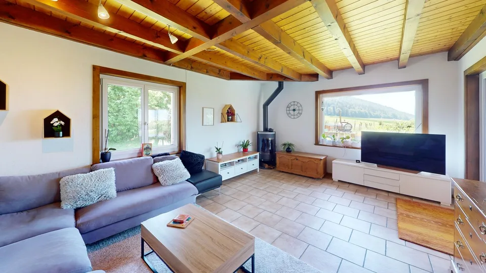 Casa indipendente luminosa di 5 locali a Saules – Ambienti pacifici e vista pittoresca