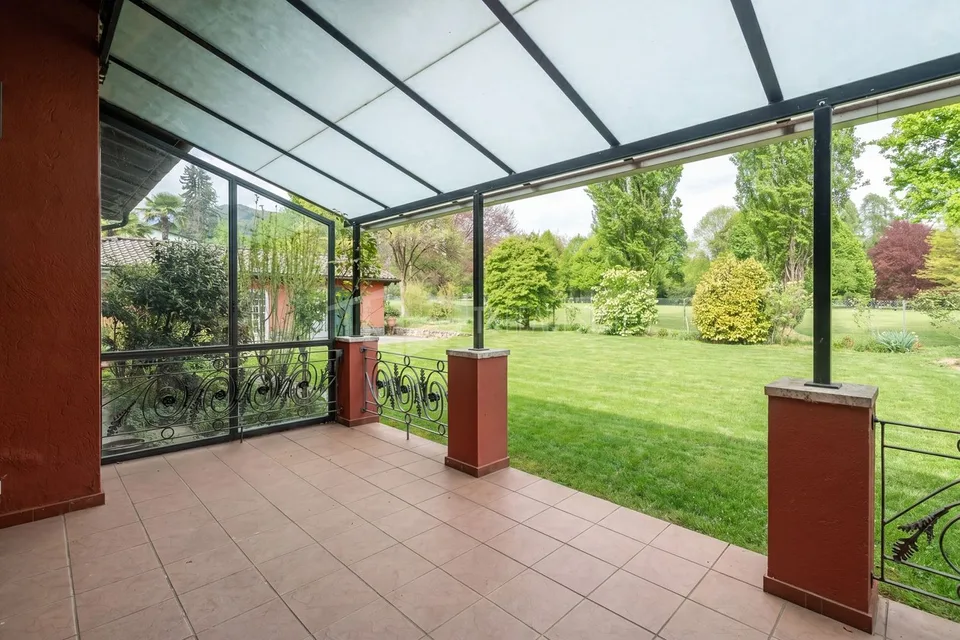CASA DI 5.5 LOCALI CON GIARDINO, PISCINA E DEPENDANCE | 5.5-ROOM HO...