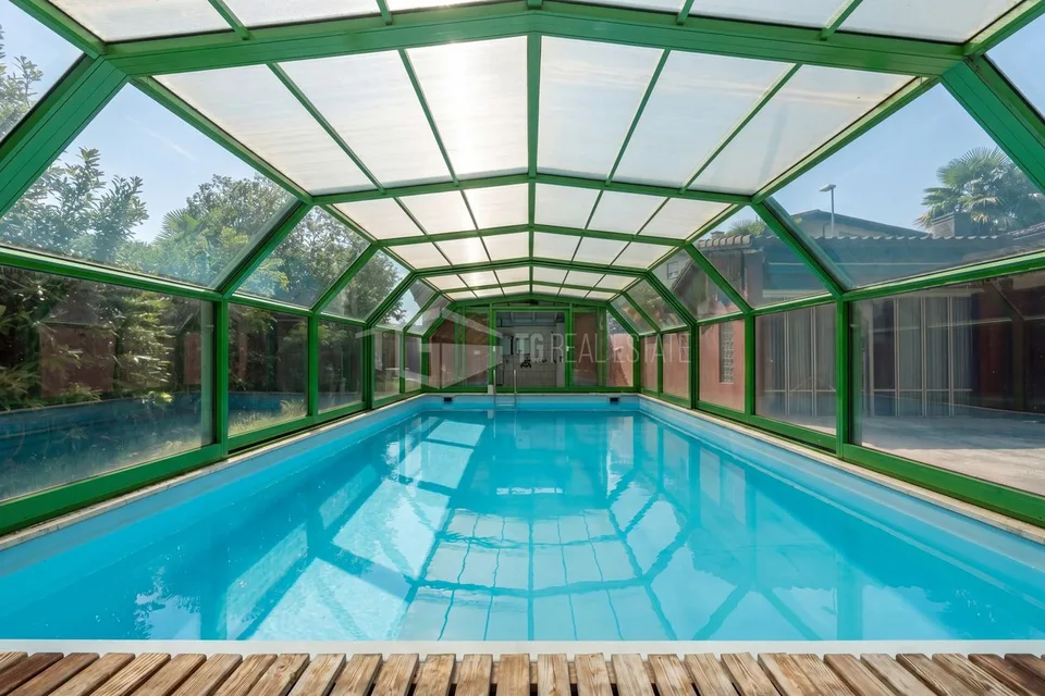CASA DI 5.5 LOCALI CON GIARDINO, PISCINA E DEPENDANCE | 5.5-ROOM HO...