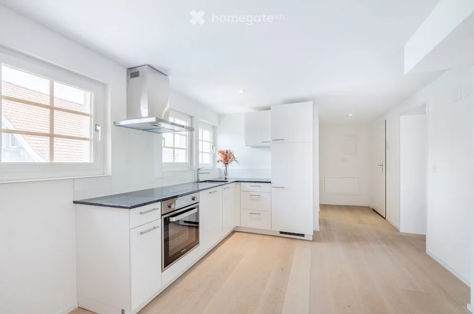 Studio de 1,5 pièces au centre, vue, rénové à neuf
