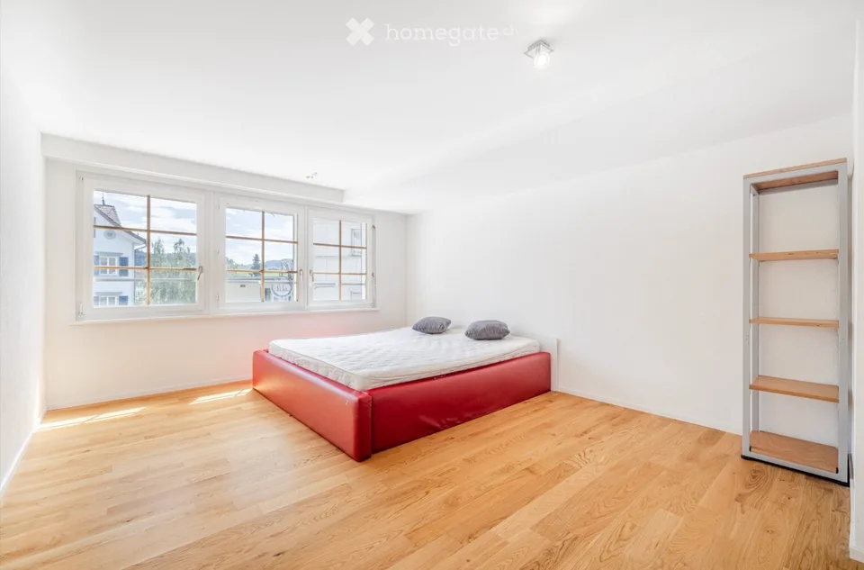 Studio de 1,5 pièces au centre, vue, rénové à neuf