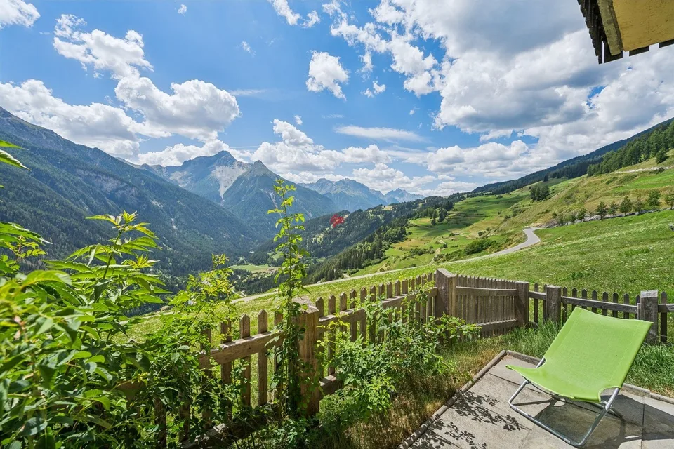 Un'oasi di pace con una vista mozzafiato sulle montagne – foto 11 di 13
