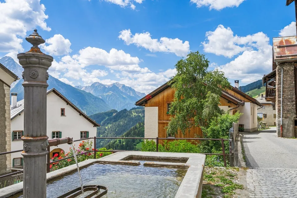Un'oasi di pace con una vista mozzafiato sulle montagne – foto 8 di 13