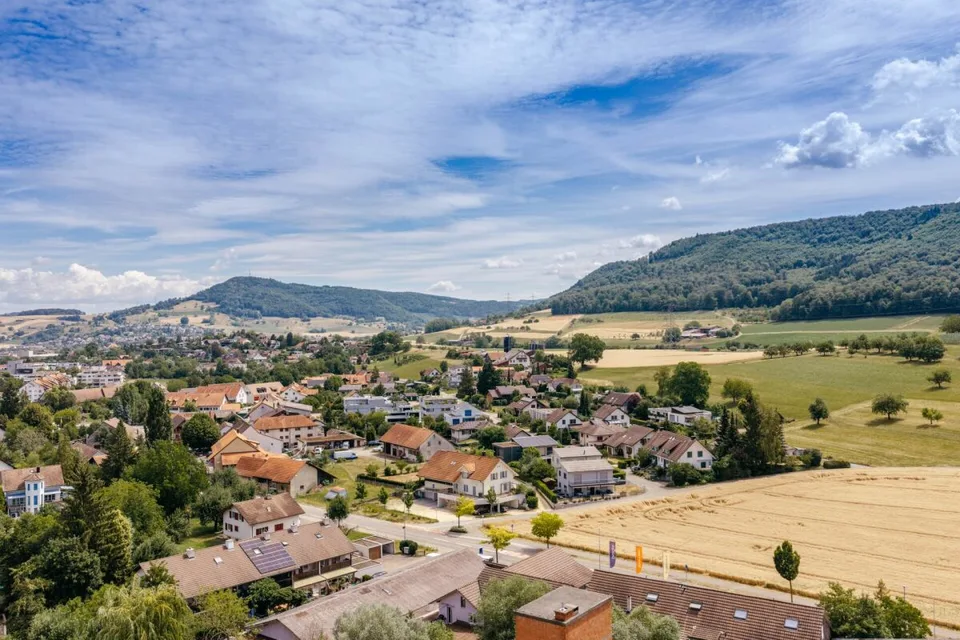 Charmante 4.5-Zi. WHG mit Weitsicht und hochwertigem Ausbaustandard