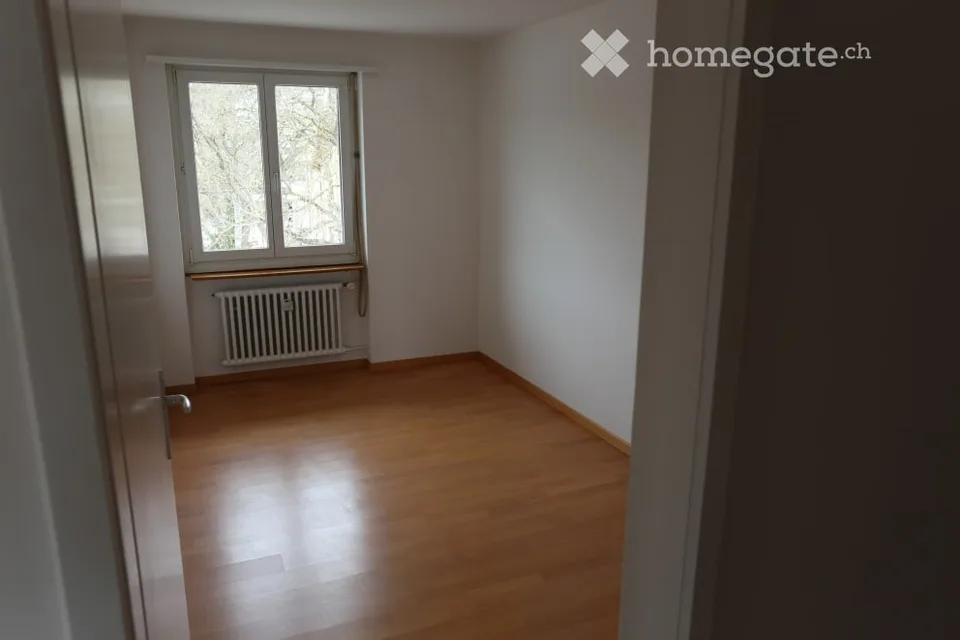 Beautiful, sunny 2-room apartment on Untere Schöntalstrasse 15 in Winterthur.
