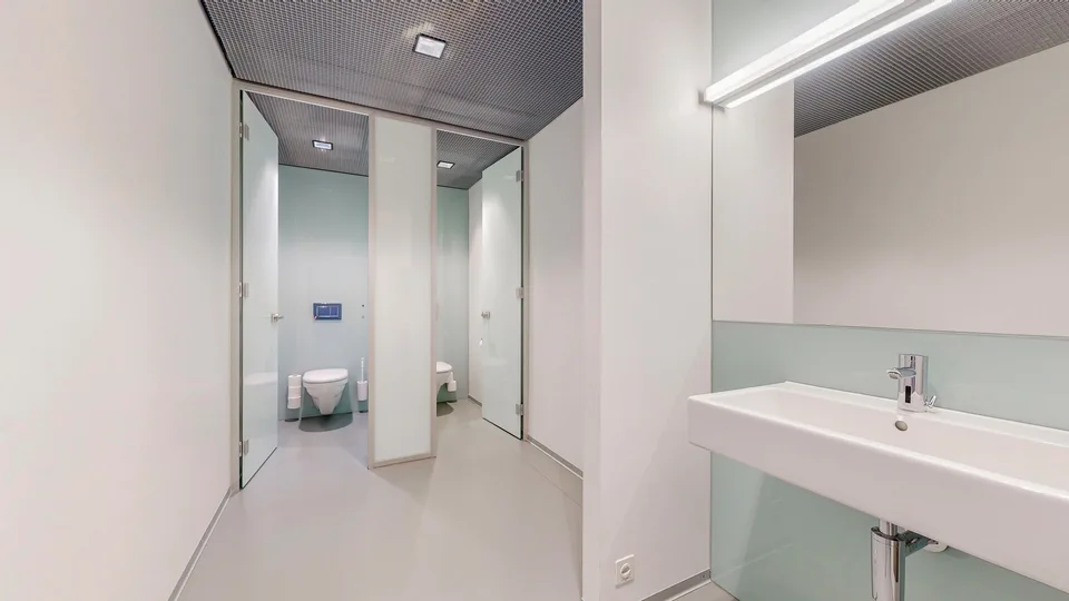 Moderne, lichtdurchflutete Bürofläche an zentraler Lage bezugsbereit und flexibel – Foto 12 von 13