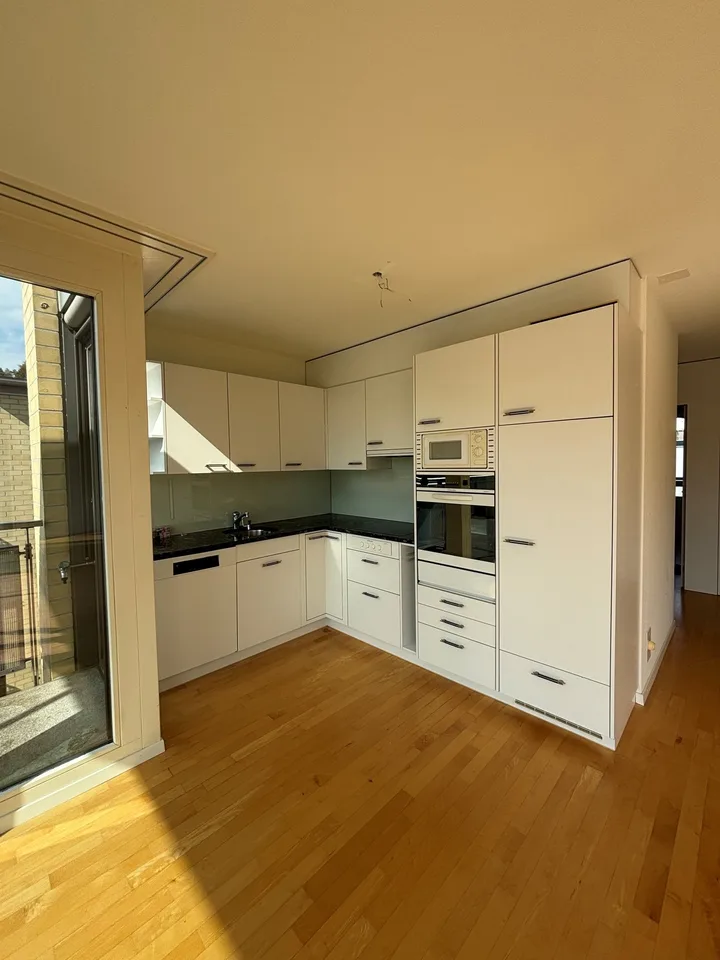 Spacious attic apartment with large terrace in the heart of Worb
