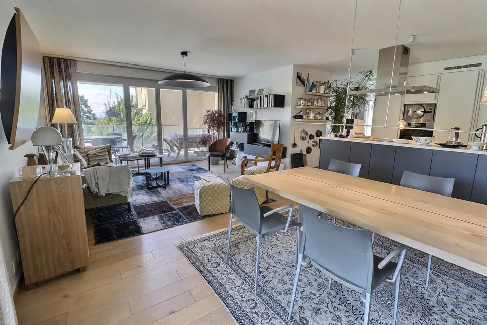 Très bel appartement en viager occupé sans rente avec piscine et vue lac