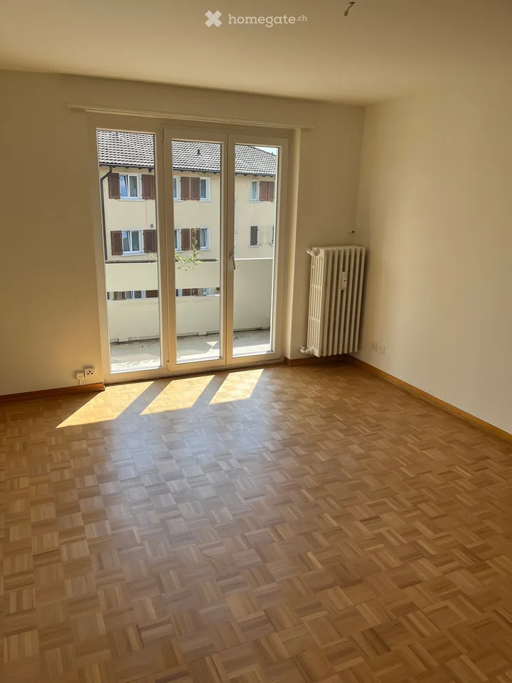 Appartamento luminoso 3 locali con balcone a Reinach BL