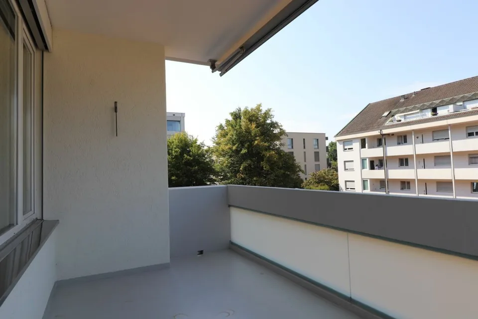 Appartement spacieux 4 ½ pièces près du centre Rauracher à Riehen, 2e étage