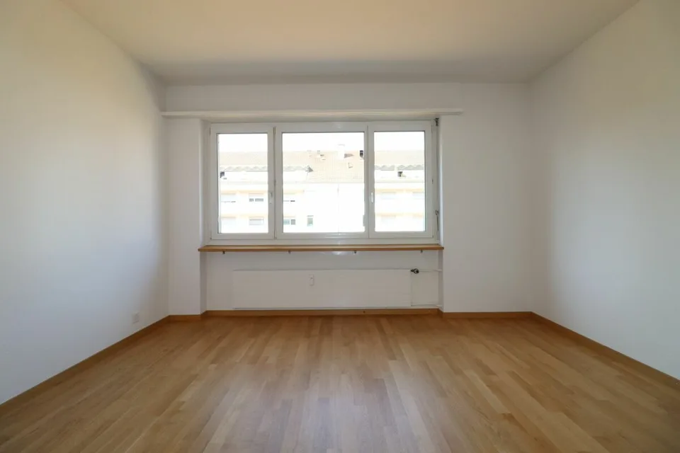 Appartement spacieux 4 ½ pièces près du centre Rauracher à Riehen, 2e étage