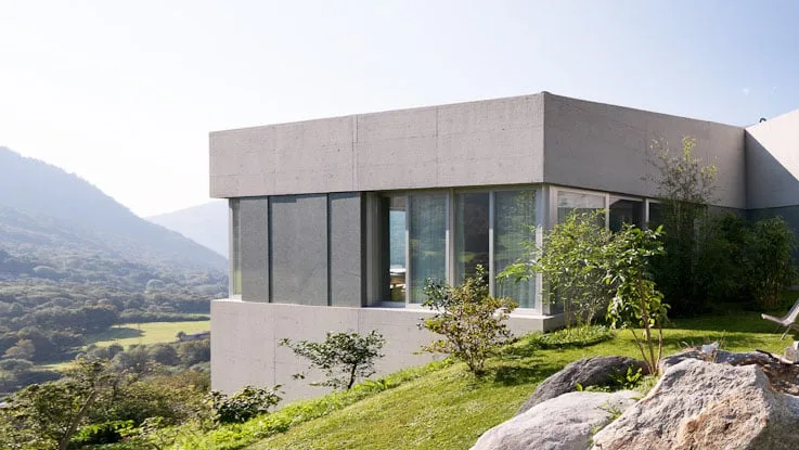 GENIUS LOCI - VILLA CON APPARTAMENTO E VISTA PANORAMICA | ARCHITEKTURV