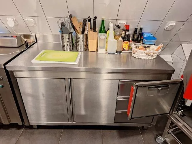 Wohnen und Arbeiten unter einem Dach? Sehr grosse Parzelle. (Tiere, lautes Hobby, Musik, etc. OK!)) – Foto 14 von 30