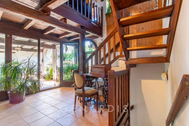 Belle maison de 8 pièces à Pura avec terrasse ensoleillée spacieuse