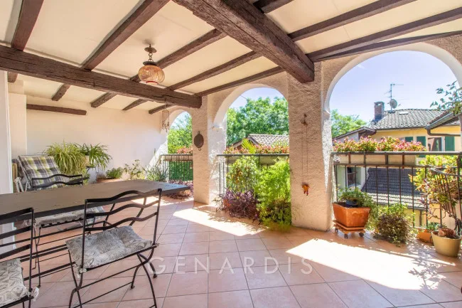 Splendida casa di 8 locali a Pura con ampio terrazzo soleggiato