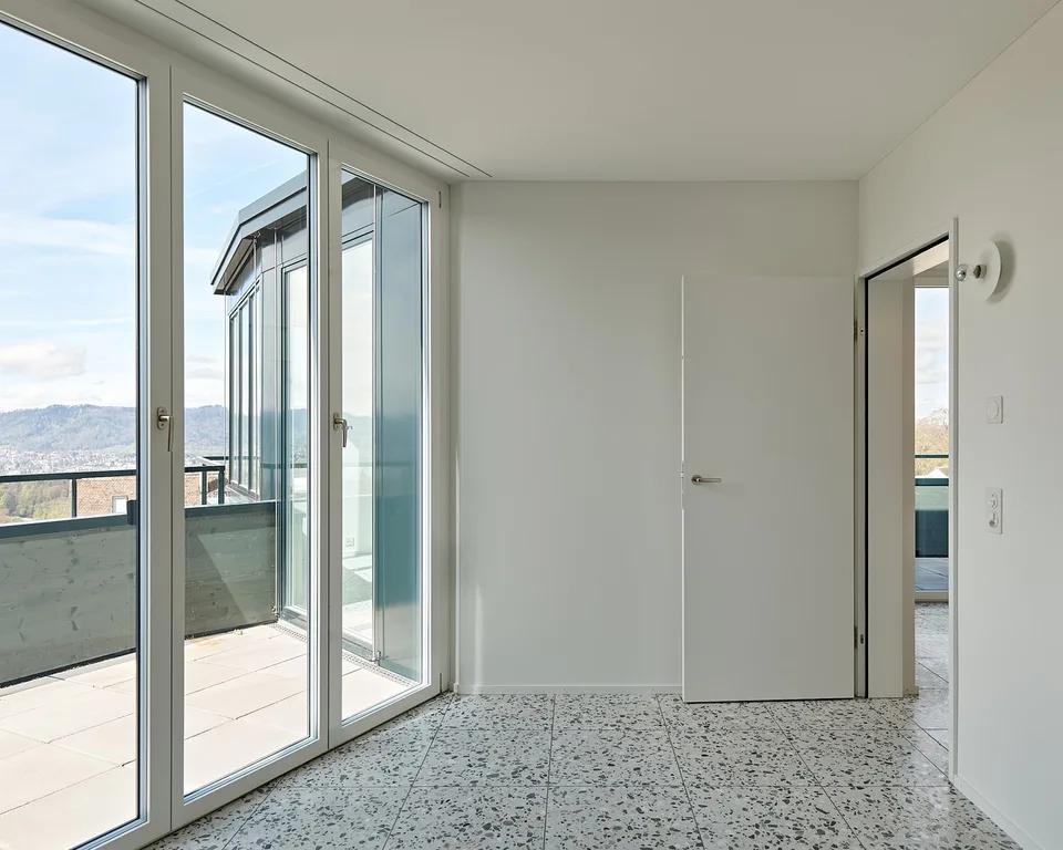 Monolocale di 1,5 locali con vista mozzafiato sul lago e sulla città