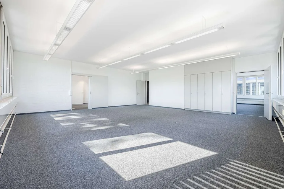 Raum für Ideen: 57 m² Bürofläche im Herzen von Winkeln, St. Gallen