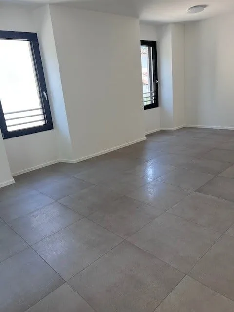 Geräumige 4.5-Zimmer-Wohnung in Chiasso zum Verkauf