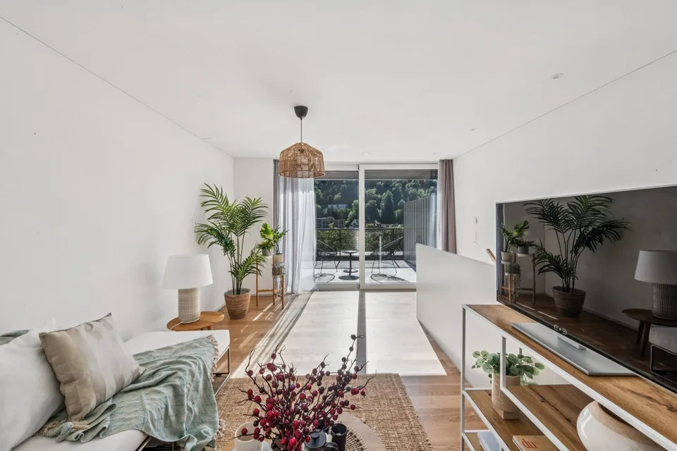 Drei Ebenen, eigener Arbeitsraum und Terrasse – mitten in Baden