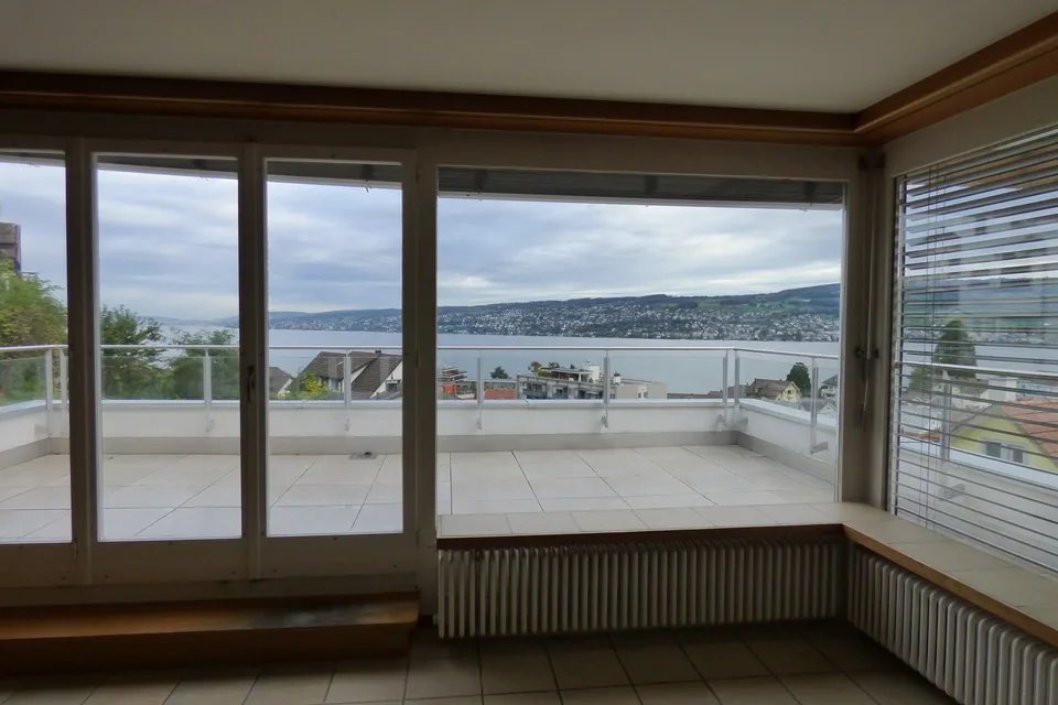 5-room apartment with dreamy terrace and lake view in Horgen – limited until April 2027