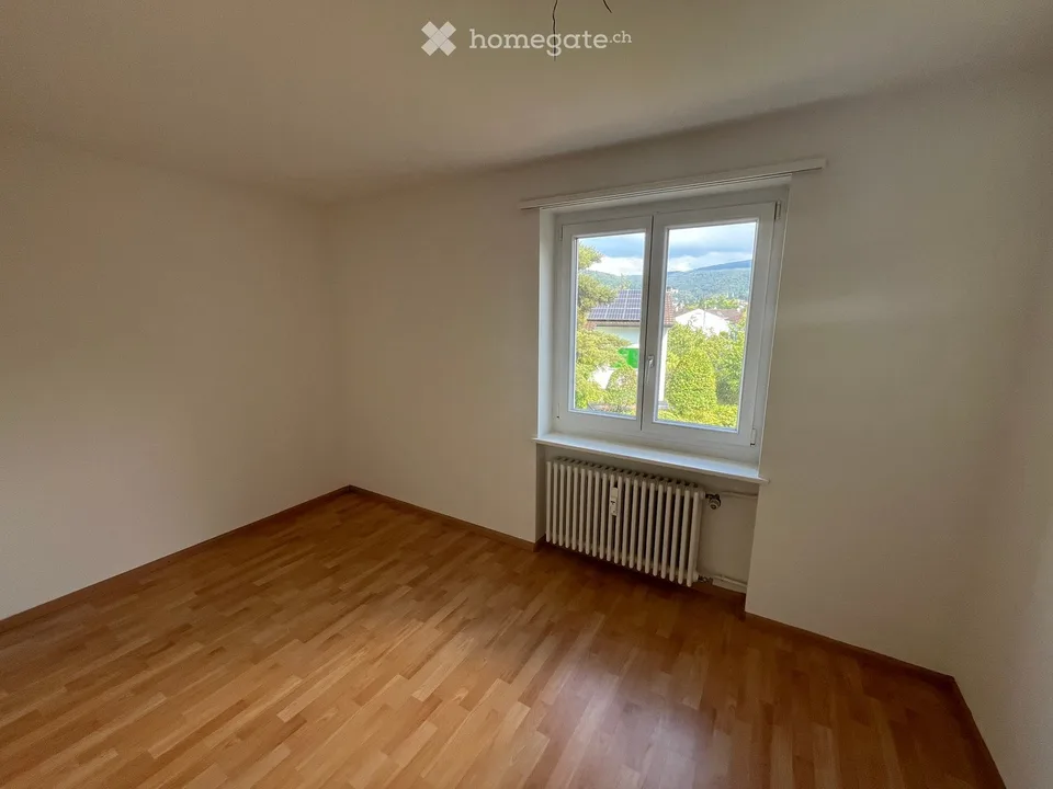 Appartement lumineux 4 pièces avec balcon à Reinach BL
