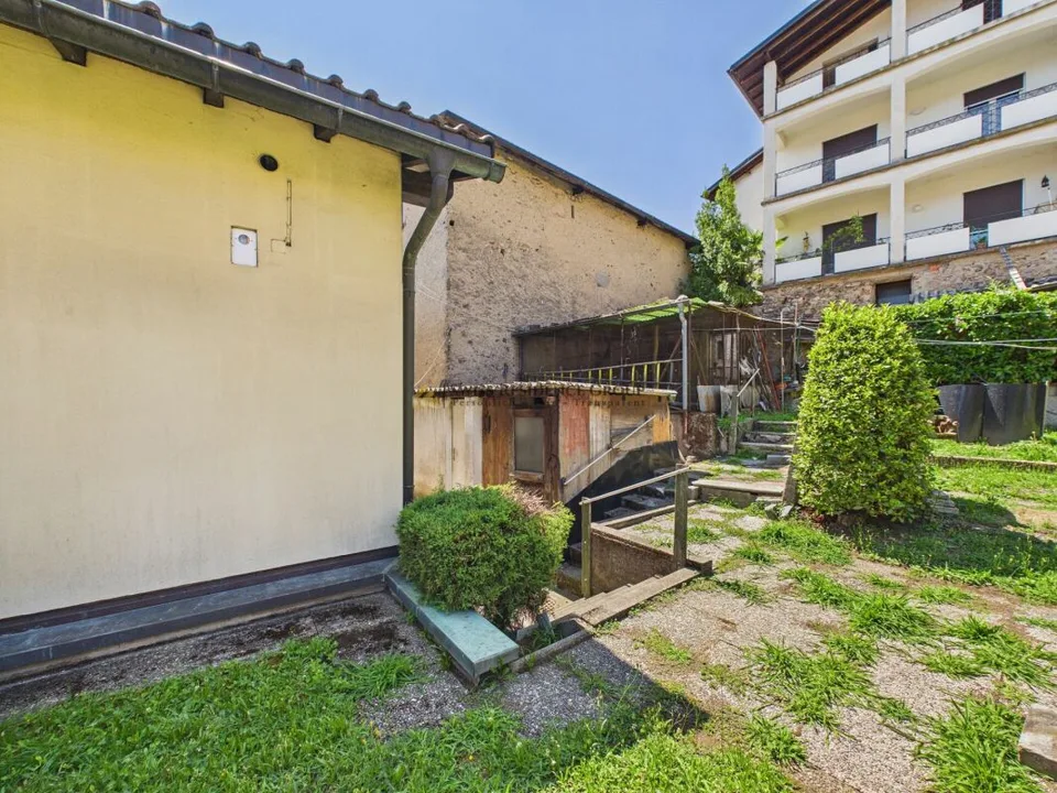 Einfamilienhaus mit 7 Zimmern, Büro, großem Garten und erheblichem Potenzial für Erweiterung – Foto 18 von 22