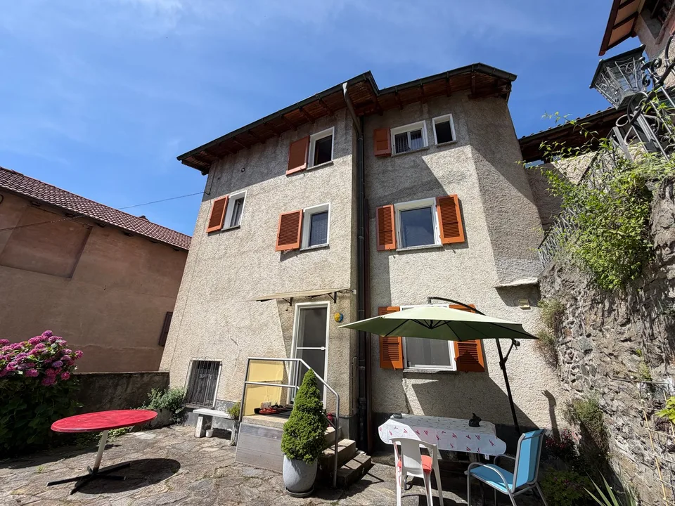 Grande casa da nucleo 4.5 loc. con giardino a Breno Alto Malcantone